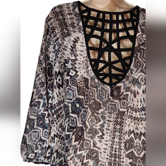 Maurices Tunic Top Sheer Tribal Aztec Pink Blue Black Cut Out Open Back 3X - Picture 6 of 11